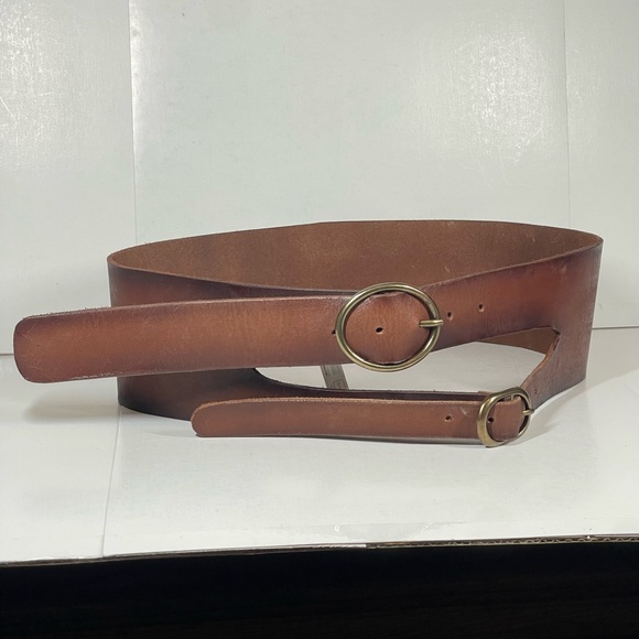 Free People Accessories - FREE PEOPLE Wide Leather Belt Size S-M